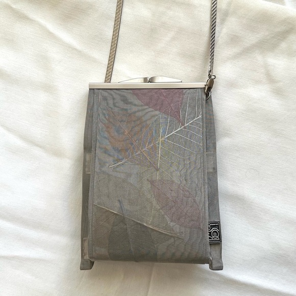Bo’s Art Studio The Opera Collection Gray Leaf Pattern Evening Bag EUC - Picture 4 of 14